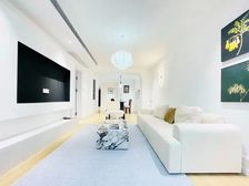 徐家汇边上 豪华装修大两房 可提前交房 带固定车位 随时看房