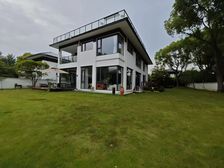 洞泾镇 独栋视野采光好 卧室多 大花园 南临河 拎包入住