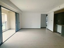 业主诚心卖的丶急售万科横厅精装四房丶朝南大阳台丶带车位!