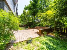 花园120平 地下室150平 开发商装修 只有契税 有钥匙