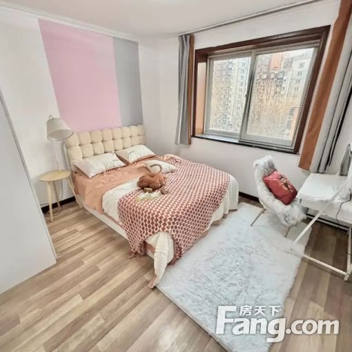 龙泽地铁站 朝南超大精装修次卧 全新布置 近地铁 西二旗