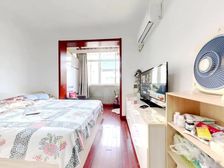 低于市场价80W!小区中心位置,中间楼层,房东已买急售,可谈