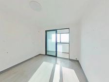 大洪佳苑电梯双南两房,小区中心位置,近凌空路地铁口,满五年