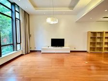 (诺德安达旁)俯瞰诸翟公园,一期临河位置,花园200平。急