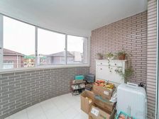 靠河景观房,位置好楼层好。房朝南自住,可以拎包入住