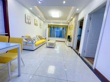 急!日月光解放碑CBD次新小区 精装二室 地铁口拎包入住