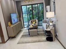 长安中心 广场旁 首铸御峰华庭 高层看莲花山美景