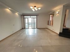 渝中双钢路小区 150平三居 满二精装 未使用