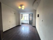 巴属小學纸彪 性价比超高的电梯三房 未占用 楼下可停车