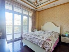 联排别墅,价格可谈,双车位大露台