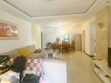 渝中区 俊秀 三房 278万