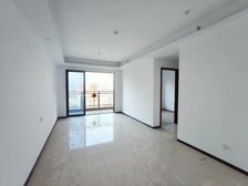 龙光玖龙台 刚需三房 临地铁 商品住宅 朝南 出行方便