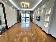 带车位,东边套小区中间位置,楼层好无遮挡,看中价好谈