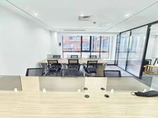 珠江新城业主直租免中介费 精装修带办公家具 价格可谈