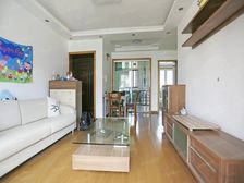 此房近地铁,进小门,精装,南北通,大两房,位置好。