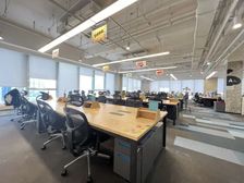 绿地中心 整栋 临主街可配家具地铁口50米