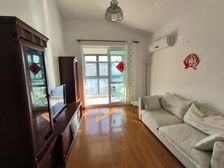 房东出国诚售 出门地铁万达 电梯高层 采光通风都很好