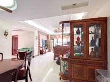 东湖花园五区 6室2厅 108.3平顶楼复式带露台