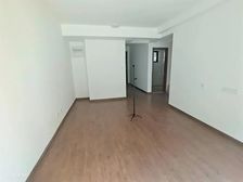 101板块,上华师大。前后花园叠加别墅,户型方正,诚心出售。