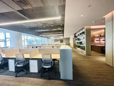 前海鸿荣源豪装2000平,带家私地铁口,租金补贴,近嘉里中心