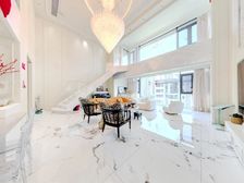 顶楼复式带露台 产权满二,9.9成新