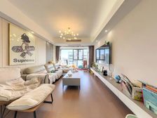 星河平江新著 高层四房 加配软装 不靠高架 诚心卖