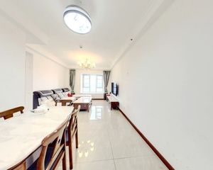 龙湖上城天街广场 3室1厅 东南