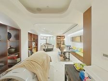 东郊板块 两扇宫殿木门入口西班牙风格 醇正的地中海风情