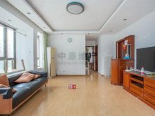 正对中心花园位置,老客户委托,看房随时方便有钥匙