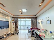 新出 下来200个。8号线地铁口 飞机户型 业主诚意出售