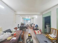 三年出一套,底楼三房,送30平大天井,看房随时,价‘格好谈