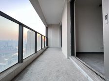 北滨路 融景城 次新四房 朝南一线看江 门口轻轨