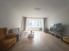 万国城 正南正北三居室 不临街 价格可谈 看房随时