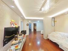 新上房源,三开间朝南,一梯两户,太阳可以照在你的床上