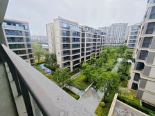 New!! 数 门口丶天街旁精装修三房洋房丶近地铁丶旁丶