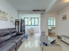 精装两房带院子 诚意出售 位置安静 交通便利 精装修 两房,