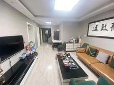 地铁口 商品房小区 带车位 三房精装修 诚意出售 看房方便,