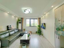 近万达广场精装两年,全部附送,看房方便价格好聊有惊喜!