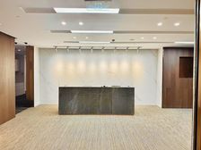 环球金融中心 920平 豪华装修正对电梯 全套家具 随时看房