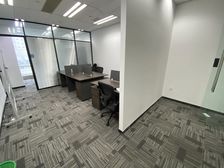 60平精装带家具隔断!三阳广场 胜利门 恒隆云蝠大东方 红豆