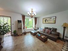 先来看装修 !用的都是贵的有品位的家具 惠南