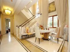 吉吉吉,样板间 价位可大谈,客厅挑空,300平 绿地