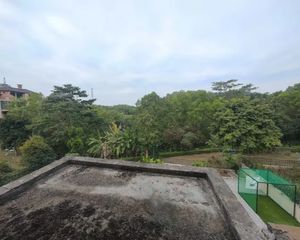 观澜湖御林山(别墅)双拼户型带300平方大花园 诚心急售!!