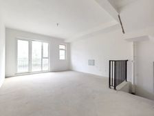 城阳保利科创紫荆阁装修客厅朝南落地窗