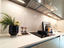 金桐拾贰朝阳国贸 特价130平1100万,另有2-3室