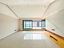 北龙湖金融岛旁 碧桂园豫府精修平层带50平大露台 随时可看房