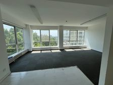 国贸建外SOHO临街商铺168平 层高3.5米 业态灵活