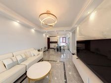 绿地悦公馆精装修三房,好楼层可领包入住