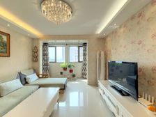 拥金1 急售世纪梧桐公寓 135.97平3居 南北向精装修