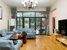 照母山下 金科天湖美镇 洋房 花园50平 四房双卫 看房方便